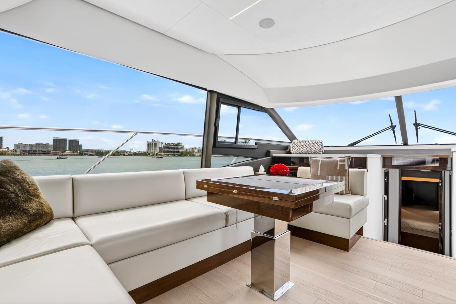 2023 Prestige 590 - Photo 66