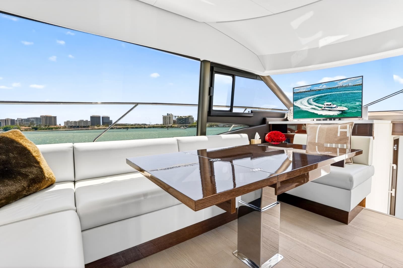 2023 Prestige 590 - Photo 69