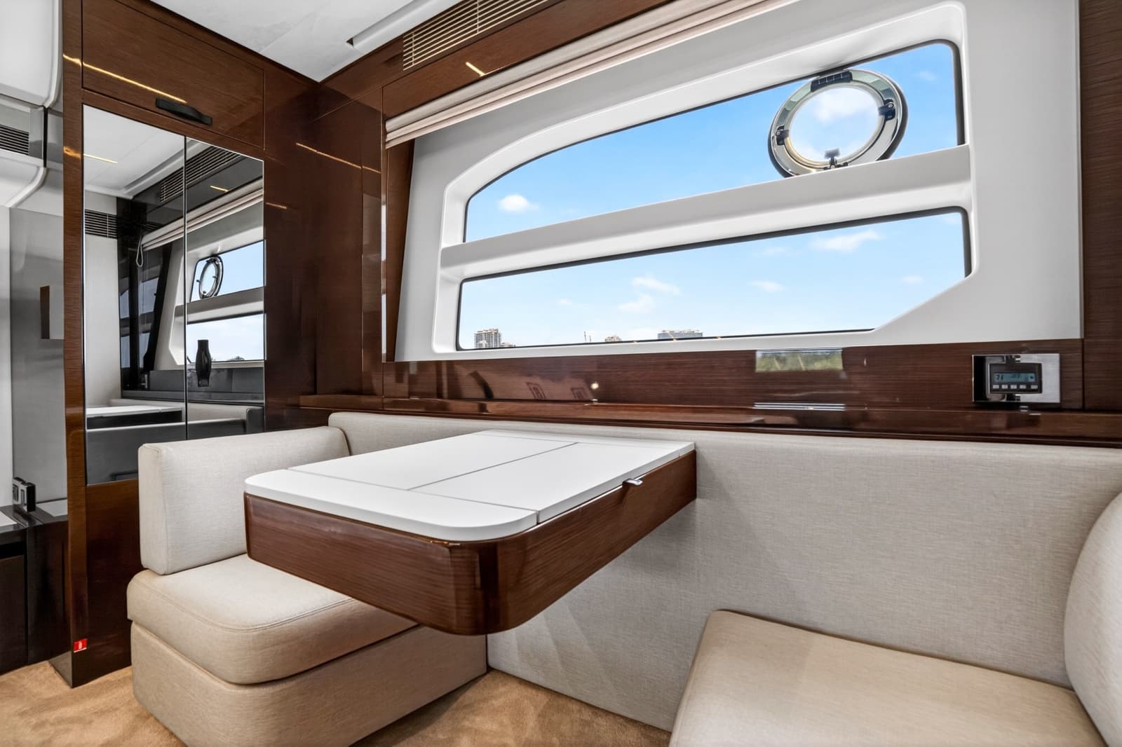 2023 Prestige 590 - Photo 45