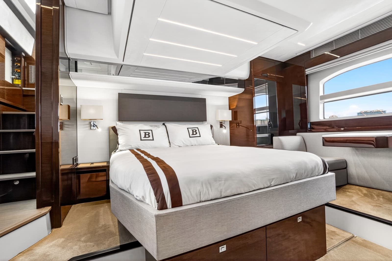 2023 Prestige 590 - Photo 43