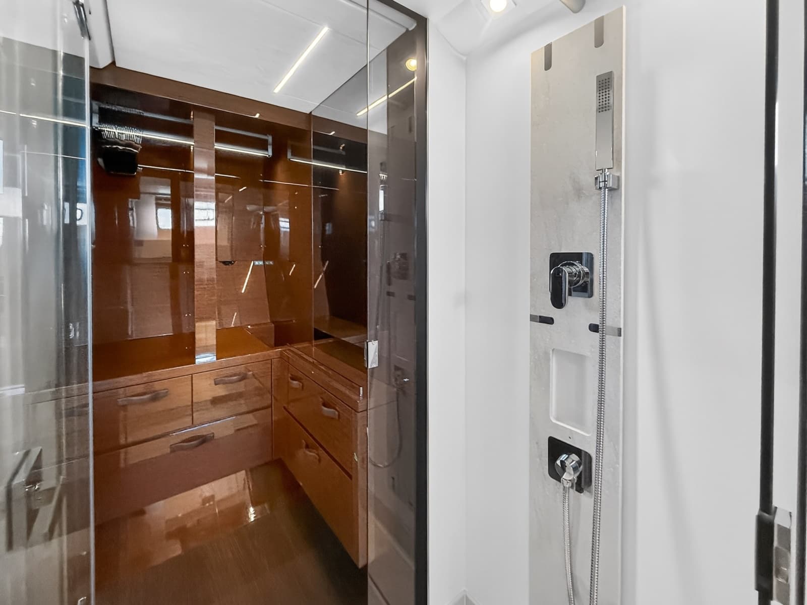 2023 Prestige 590 - Photo 48