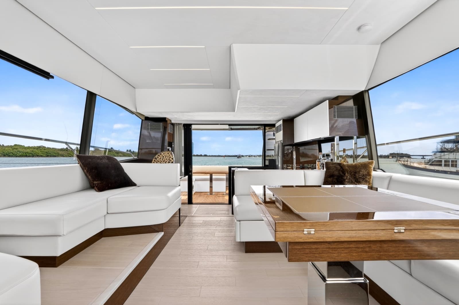 2023 Prestige 590 - Photo 64