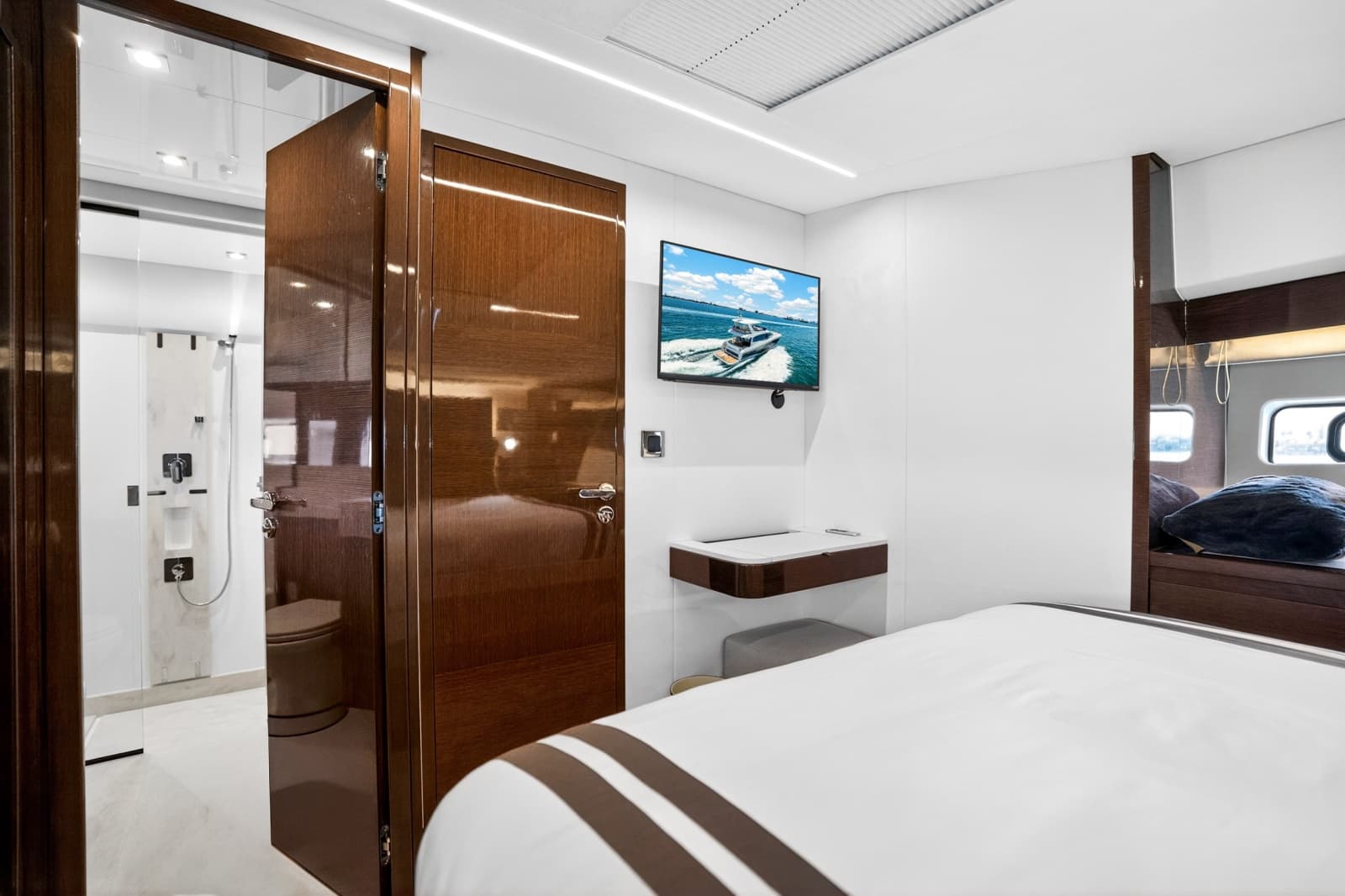 2023 Prestige 590 - Photo 50