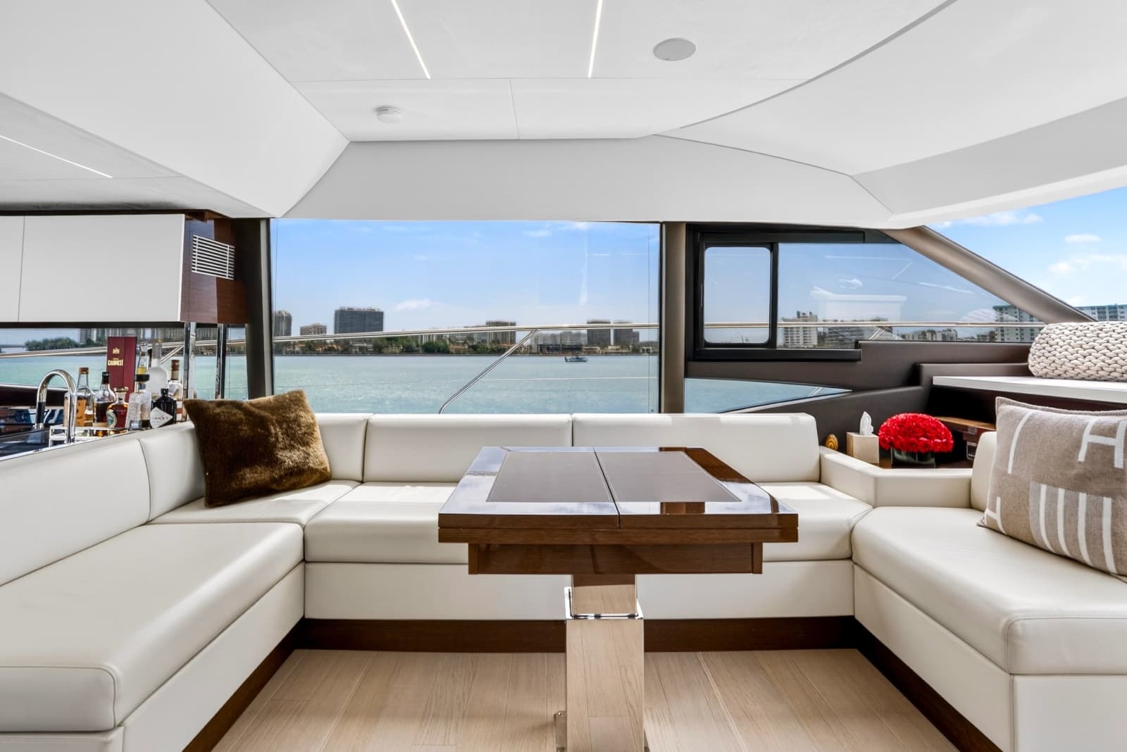 2023 Prestige 590 - Photo 67