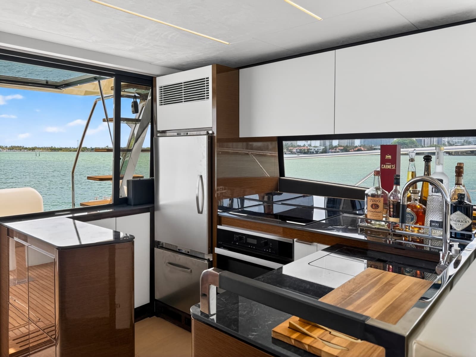 2023 Prestige 590 - Photo 38