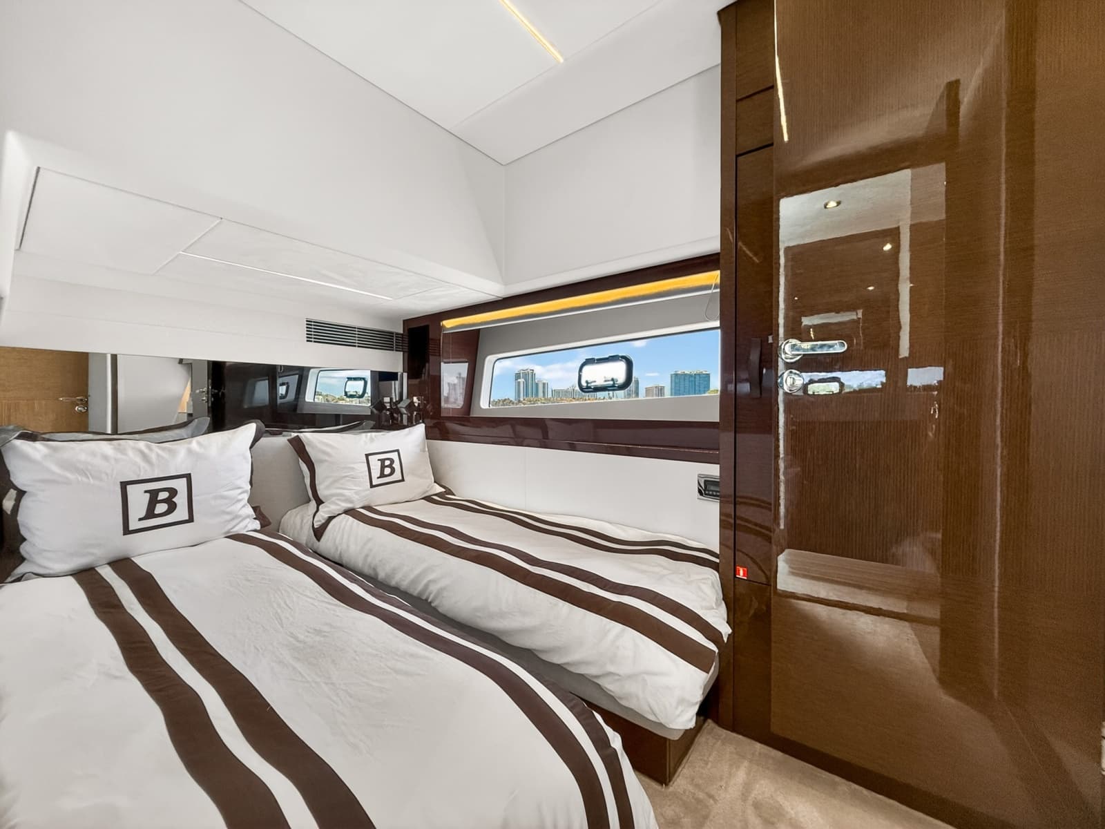 2023 Prestige 590 - Photo 55