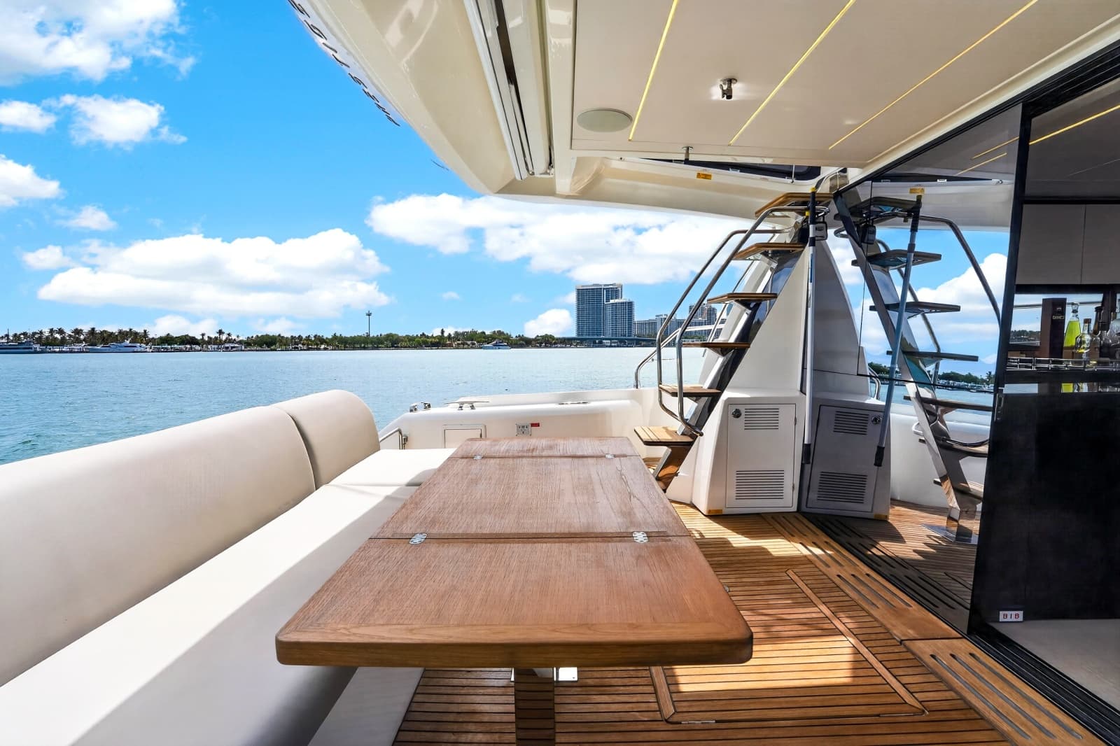 2023 Prestige 590 - Photo 19
