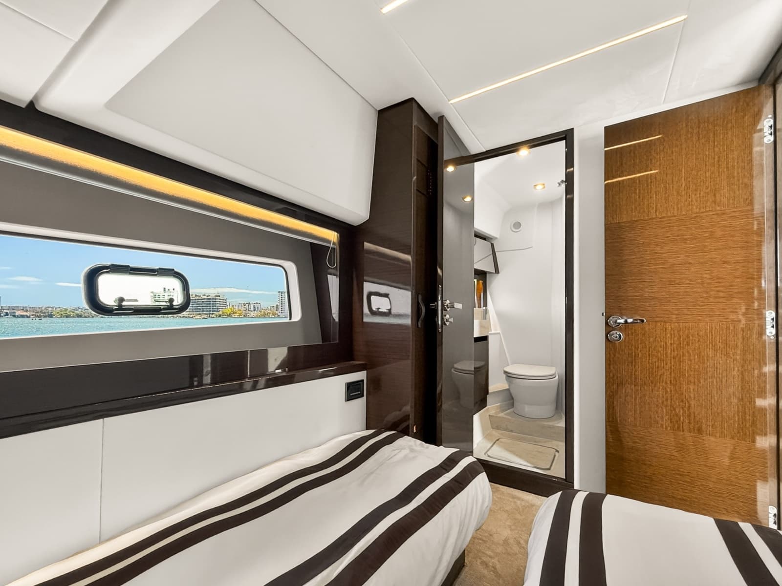 2023 Prestige 590 - Photo 56