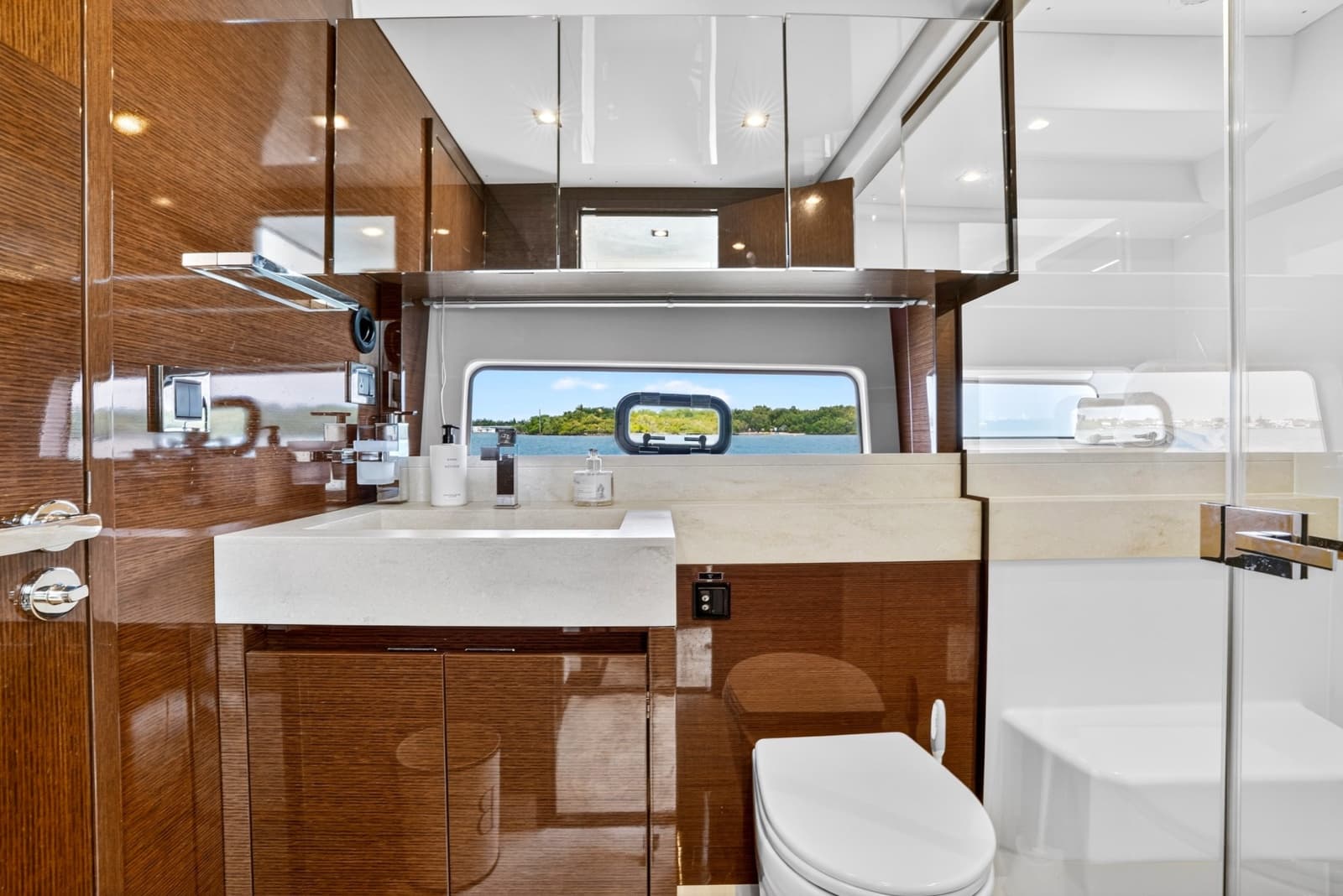 2023 Prestige 590 - Photo 53