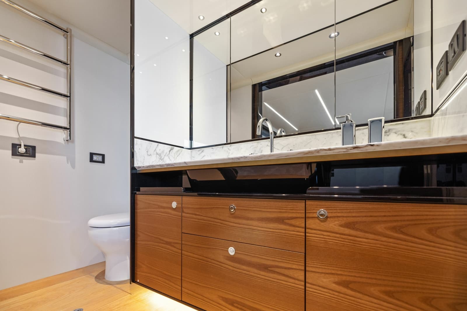 2024 Absolute Navetta 64