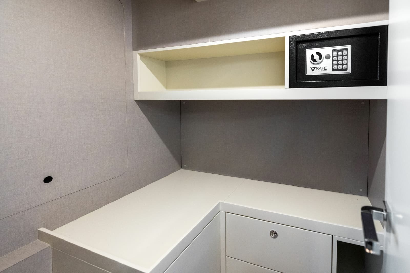 2024 Absolute Navetta 64