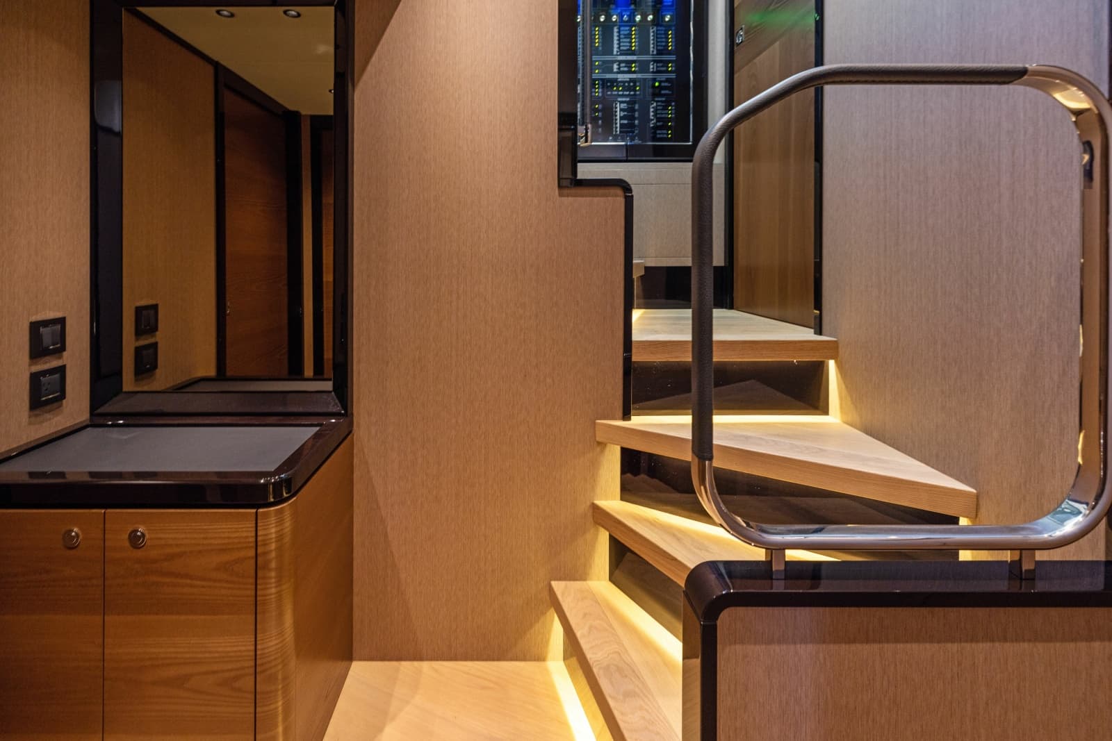 2024 Absolute Navetta 64