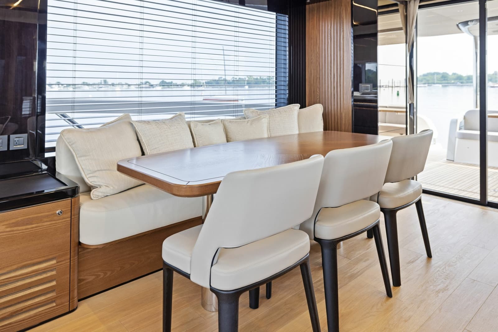 2024 Absolute Navetta 64