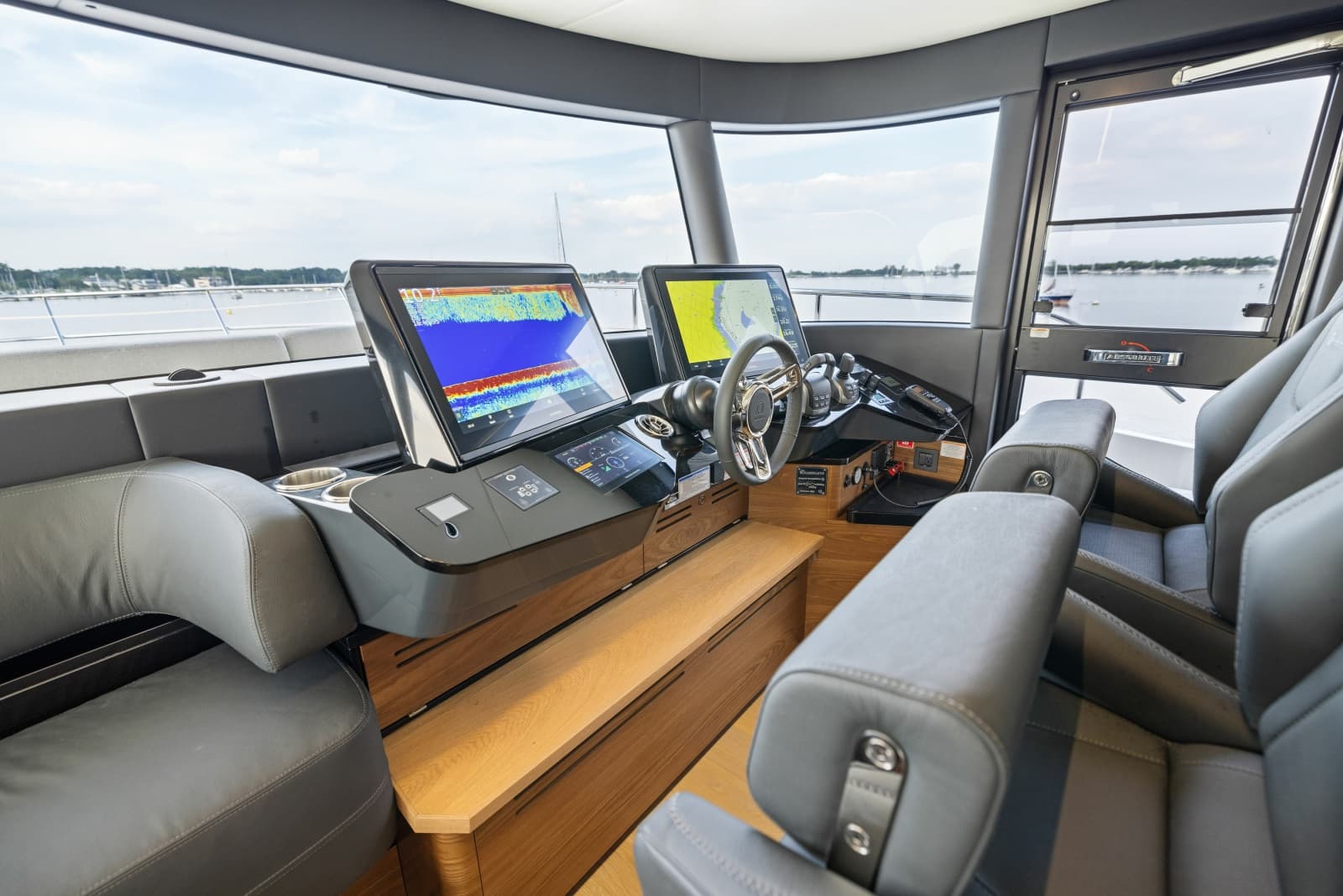 2024 Absolute Navetta 64