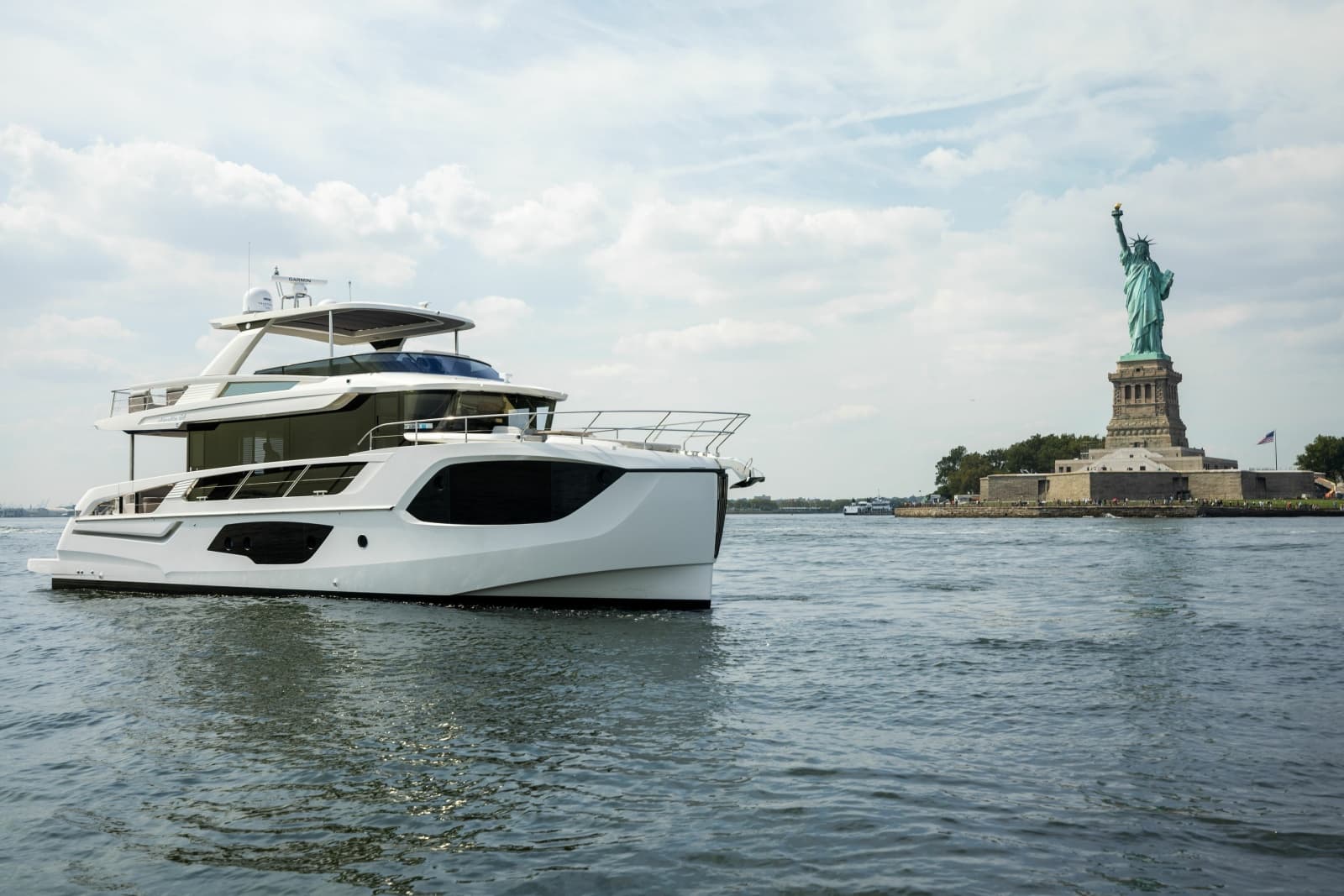 2024 Absolute Navetta 64