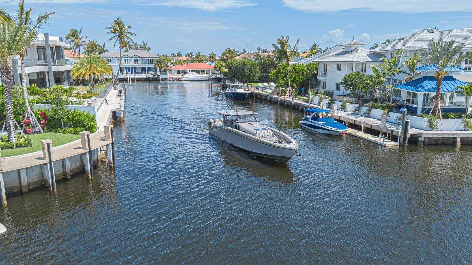 2025 Midnight Express 52 Vitesse