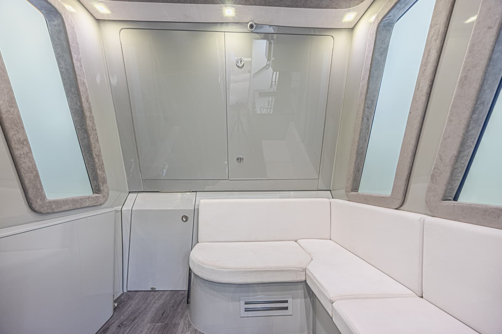 2025 Midnight Express 52 Vitesse - Photo 32