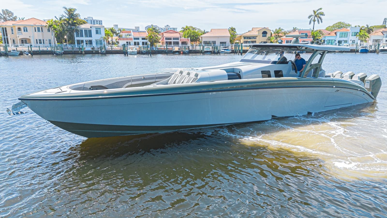 2025 Midnight Express 52 Vitesse