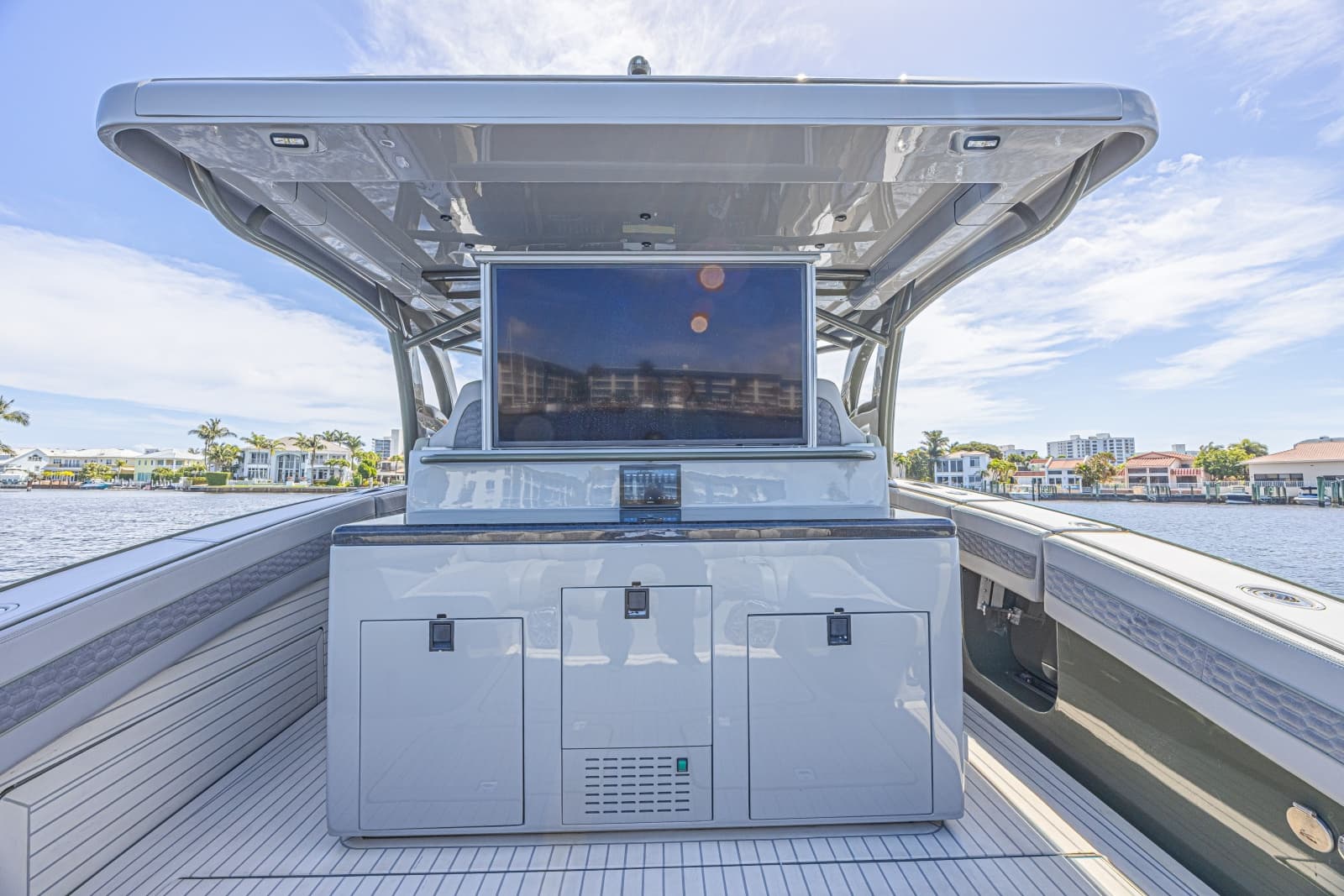 2025 Midnight Express 52 Vitesse