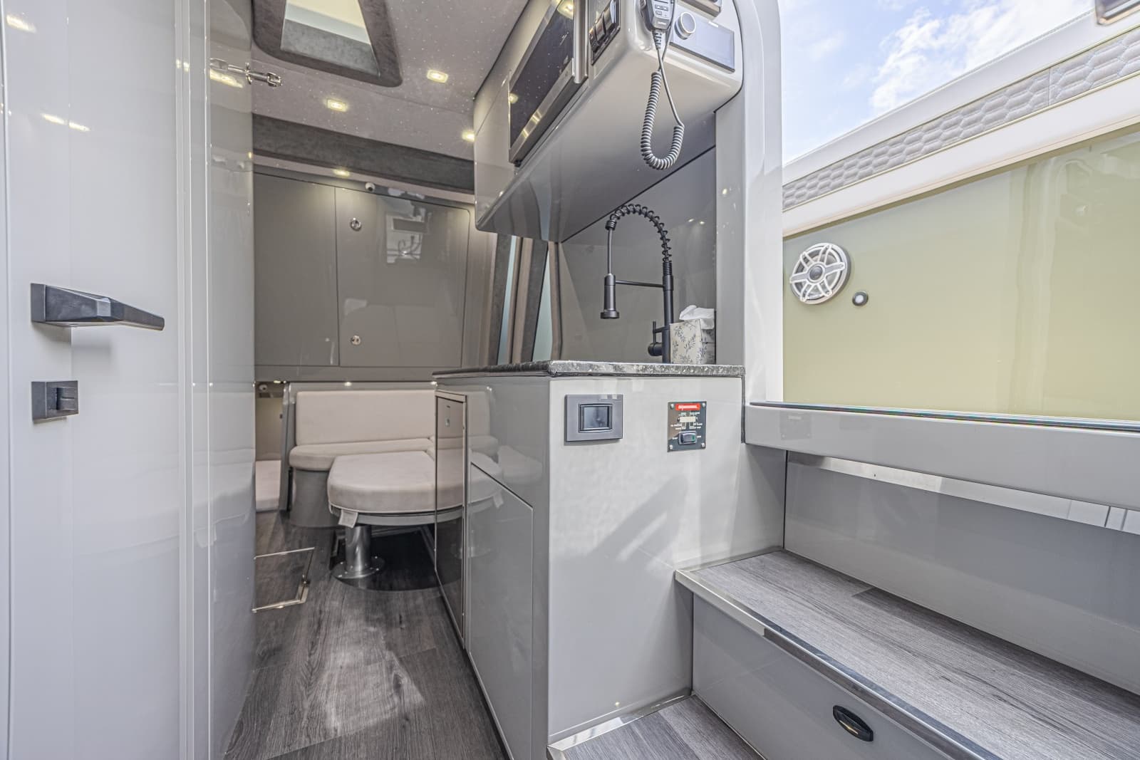 2025 Midnight Express 52 Vitesse - Photo 29