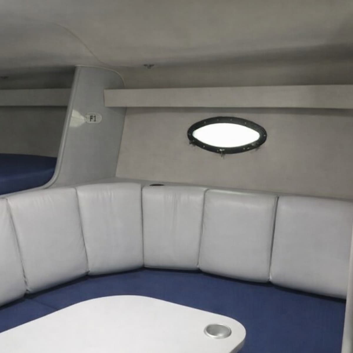 1992 Tiara Yachts 270 Sport