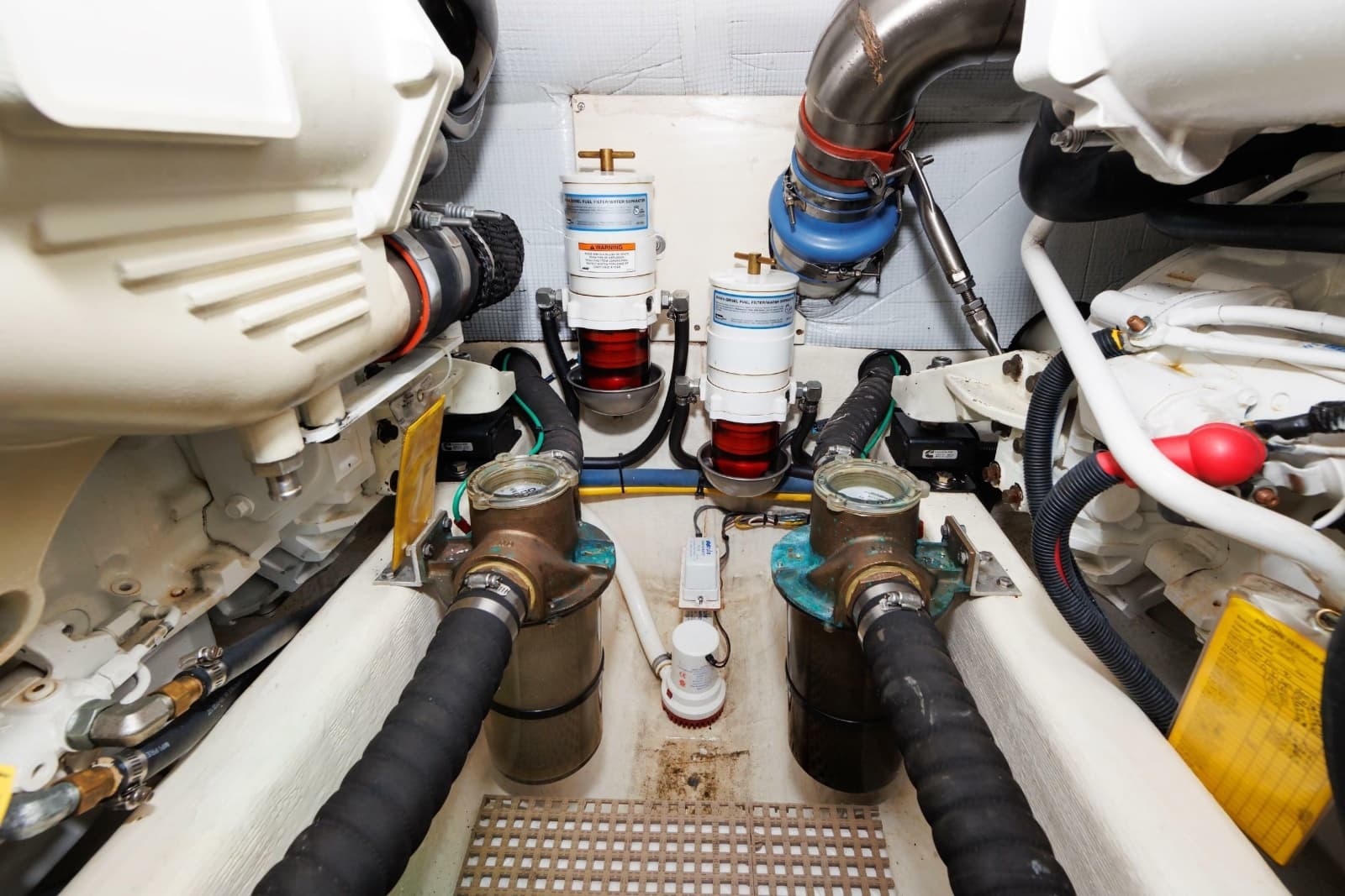 2016 Sabre 42 Fly Bridge Sedan