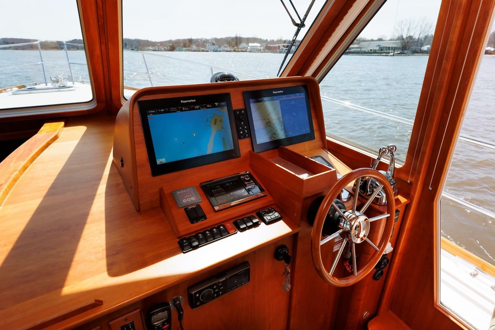 2016 Sabre 42 Fly Bridge Sedan