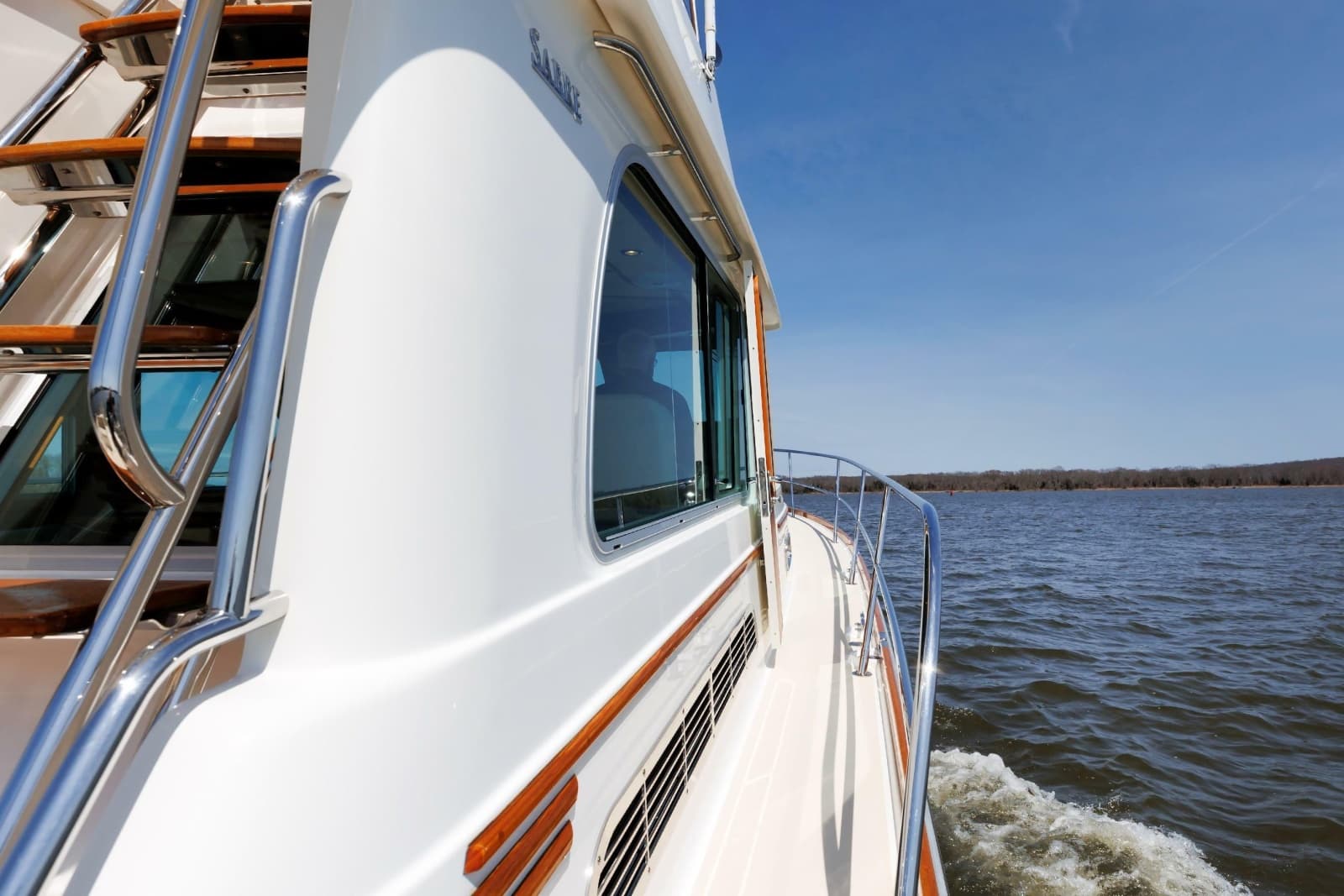 2016 Sabre 42 Fly Bridge Sedan