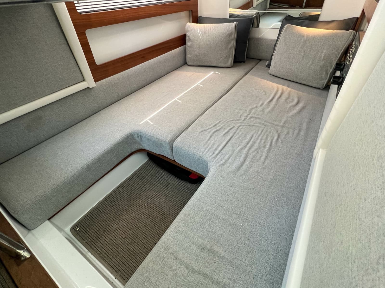 2020 Axopar 28 Cabin