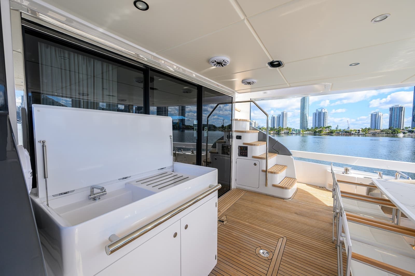 Azimut 78 - DT78 - Aft Deck