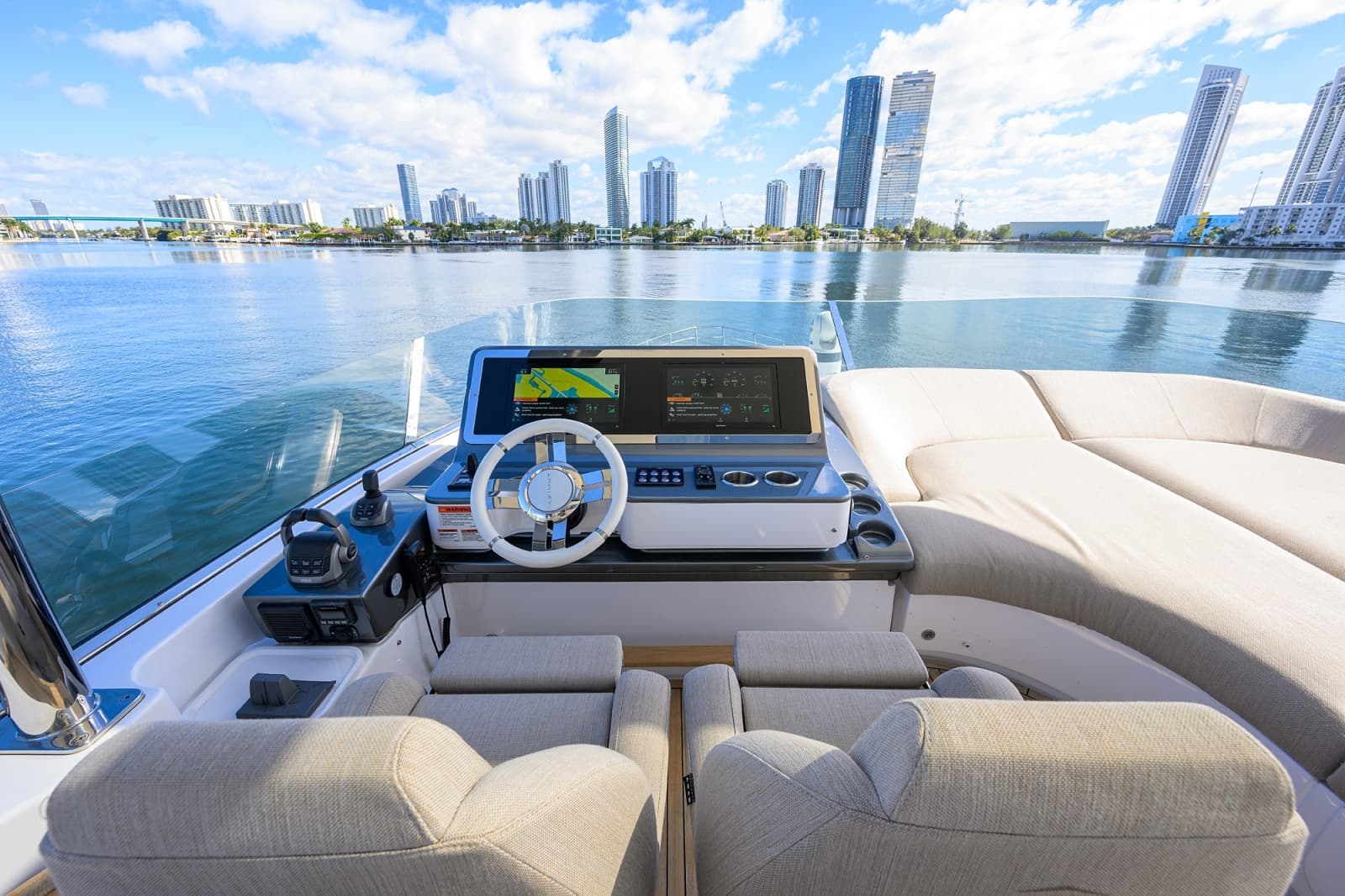 Azimut 78 - DT78 - Flybridge Helm