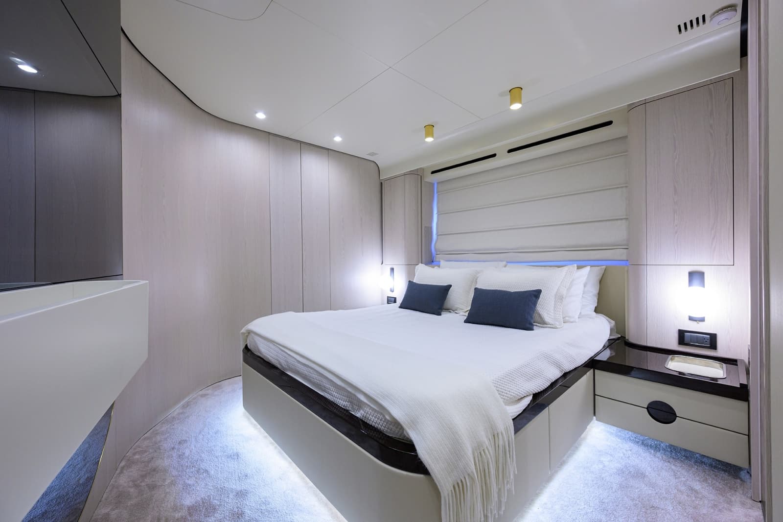 Azimut 78 - DT78 - Forward Stateroom