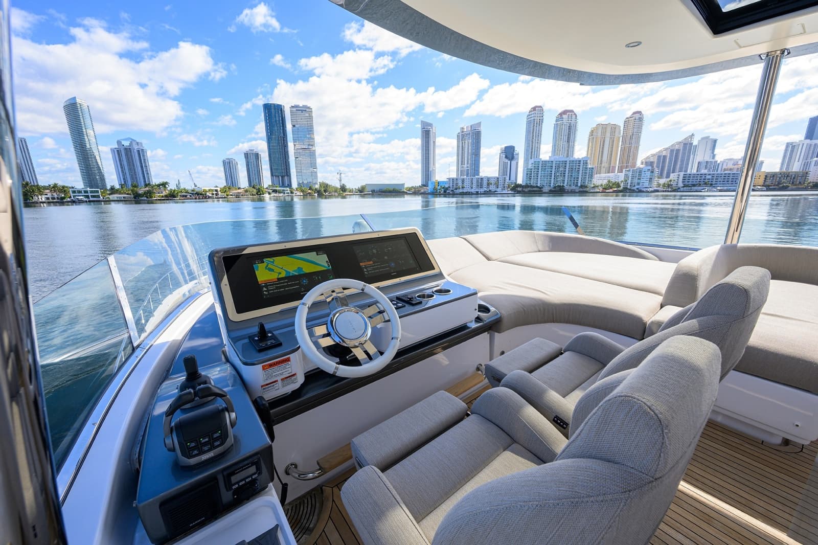 Azimut 78 - DT78 - Flybridge Helm