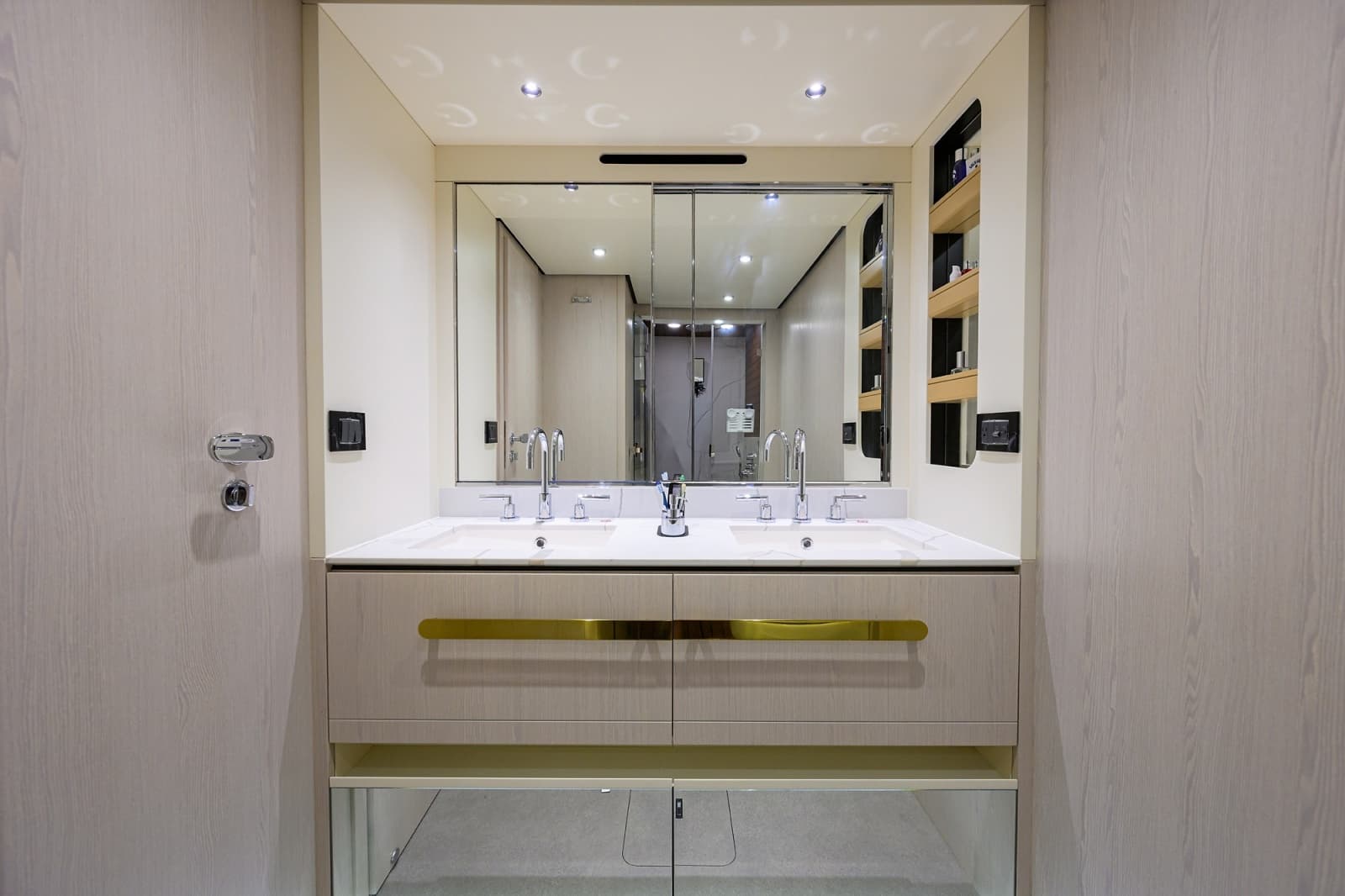 Azimut 78 - DT78 - Guest Head