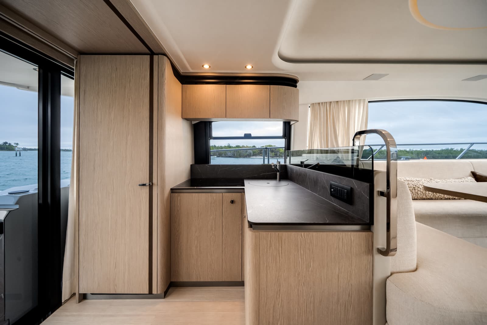 2023 Azimut 53 FLY - Photo 32