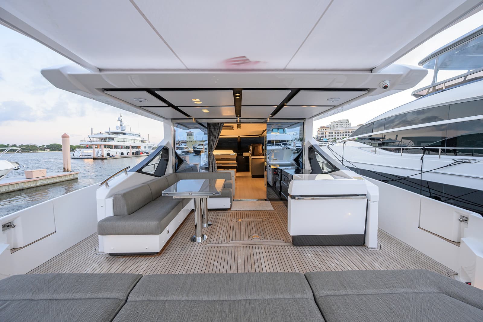 2019 Azimut S7