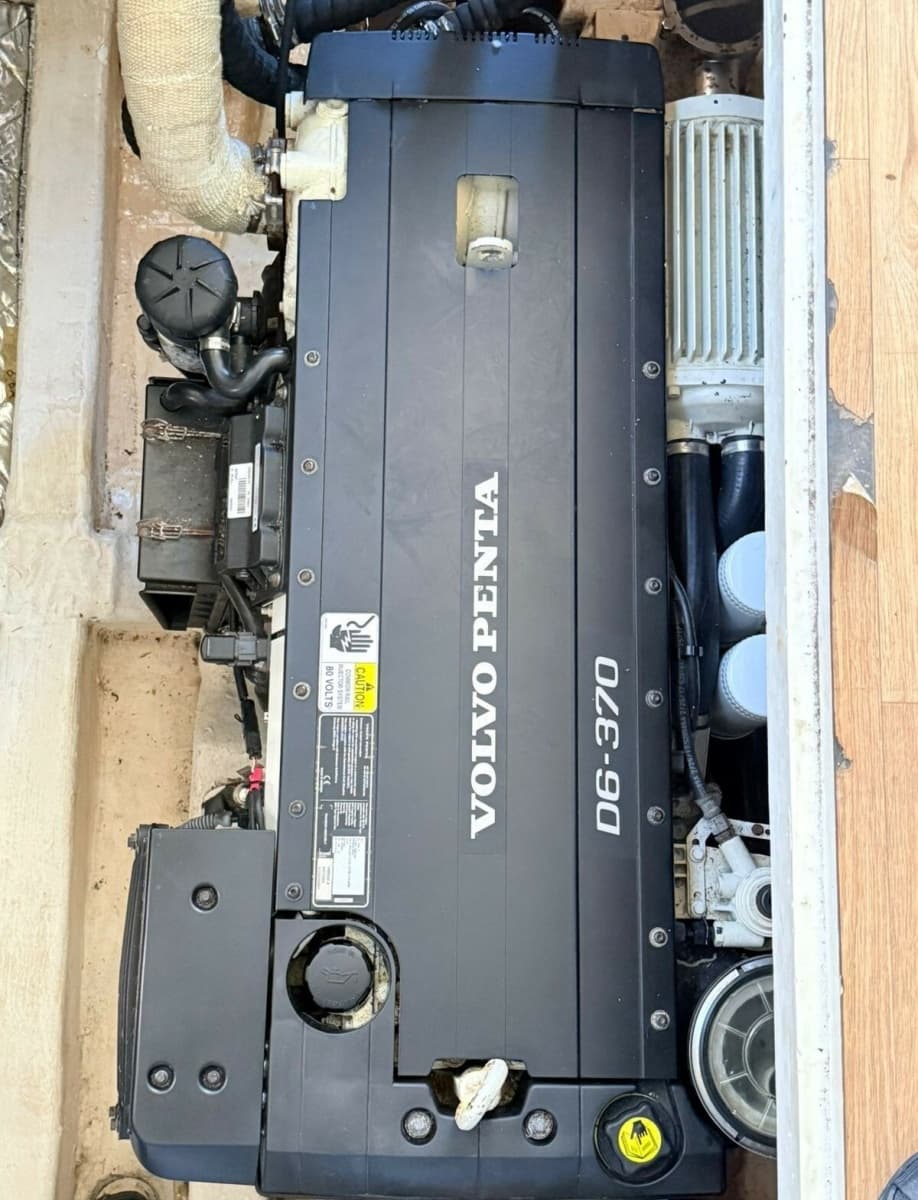Volvo 370 Engines