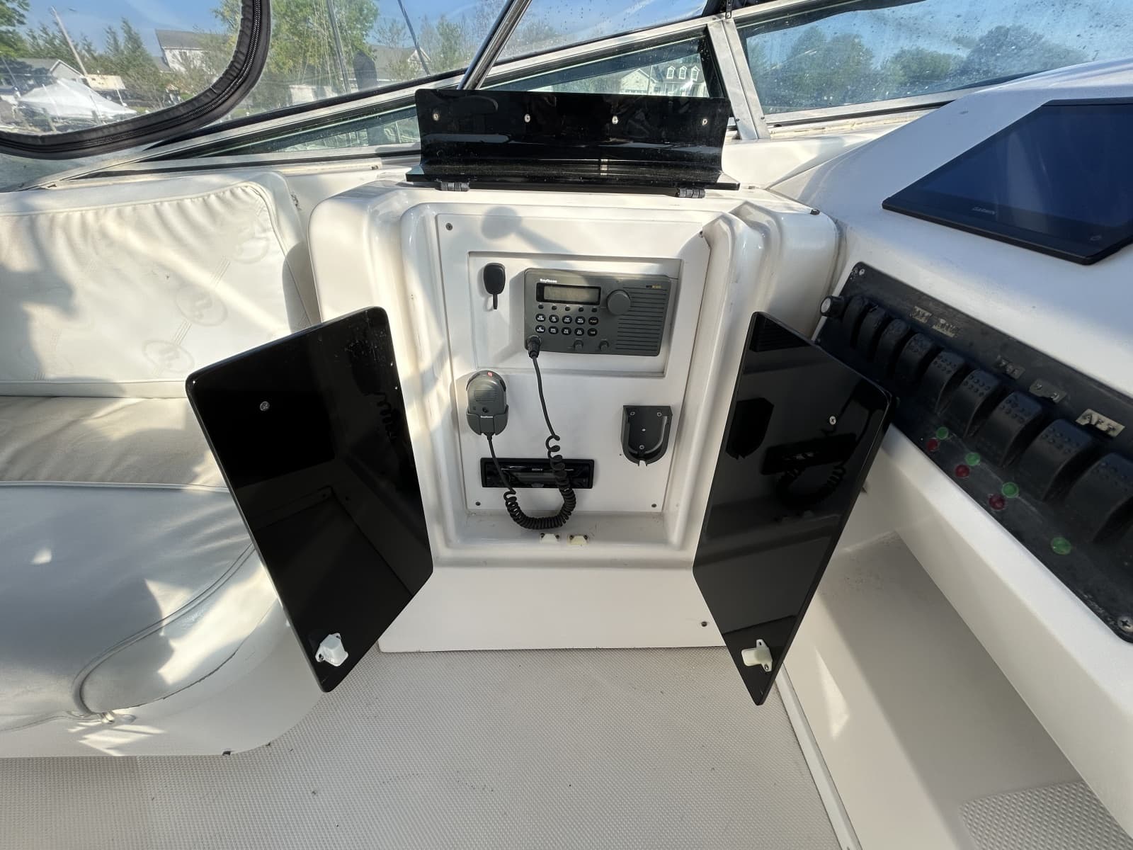 1999 Bayliner 4788 - Photo 44