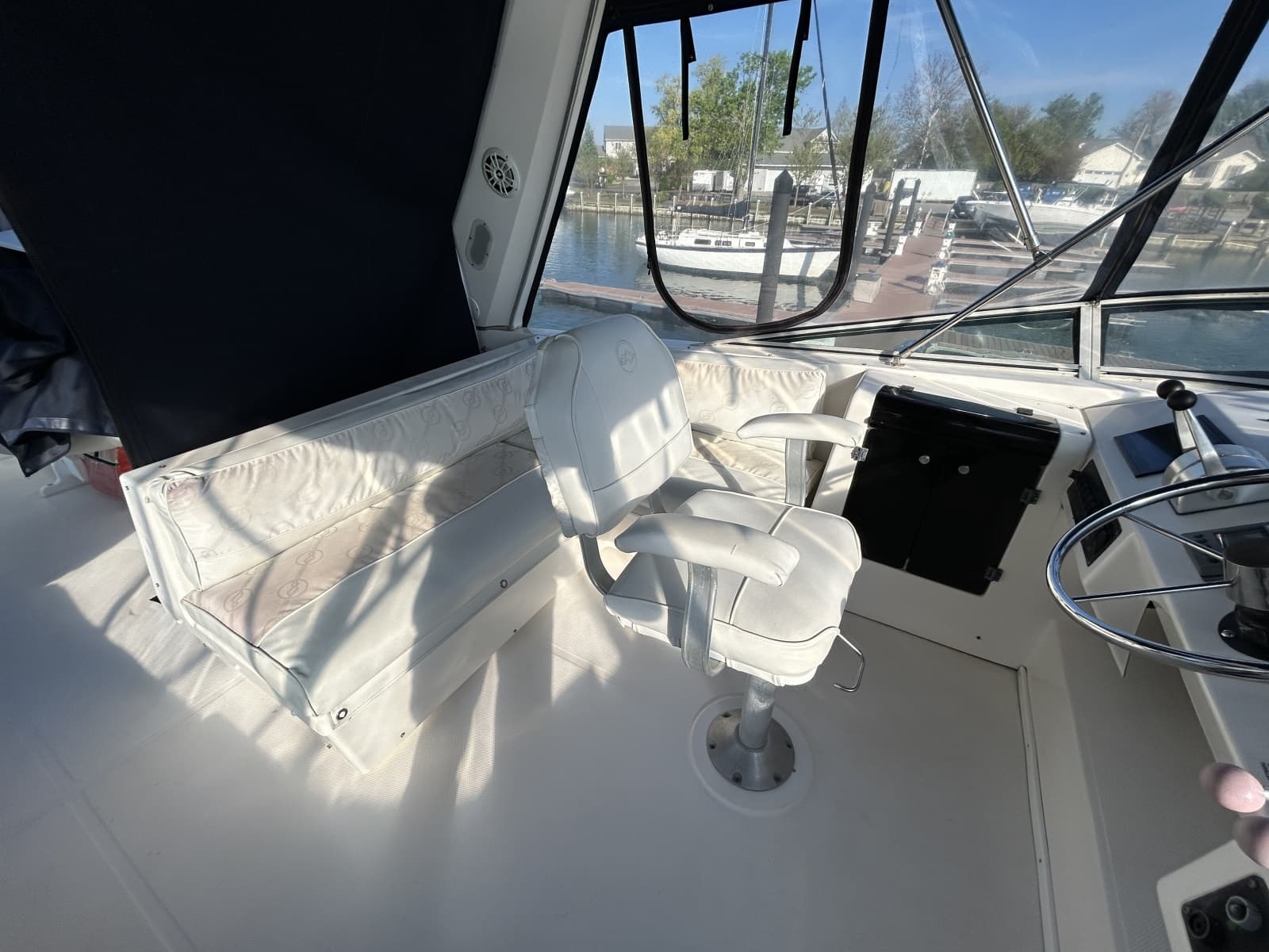 1999 Bayliner 4788 - Photo 42