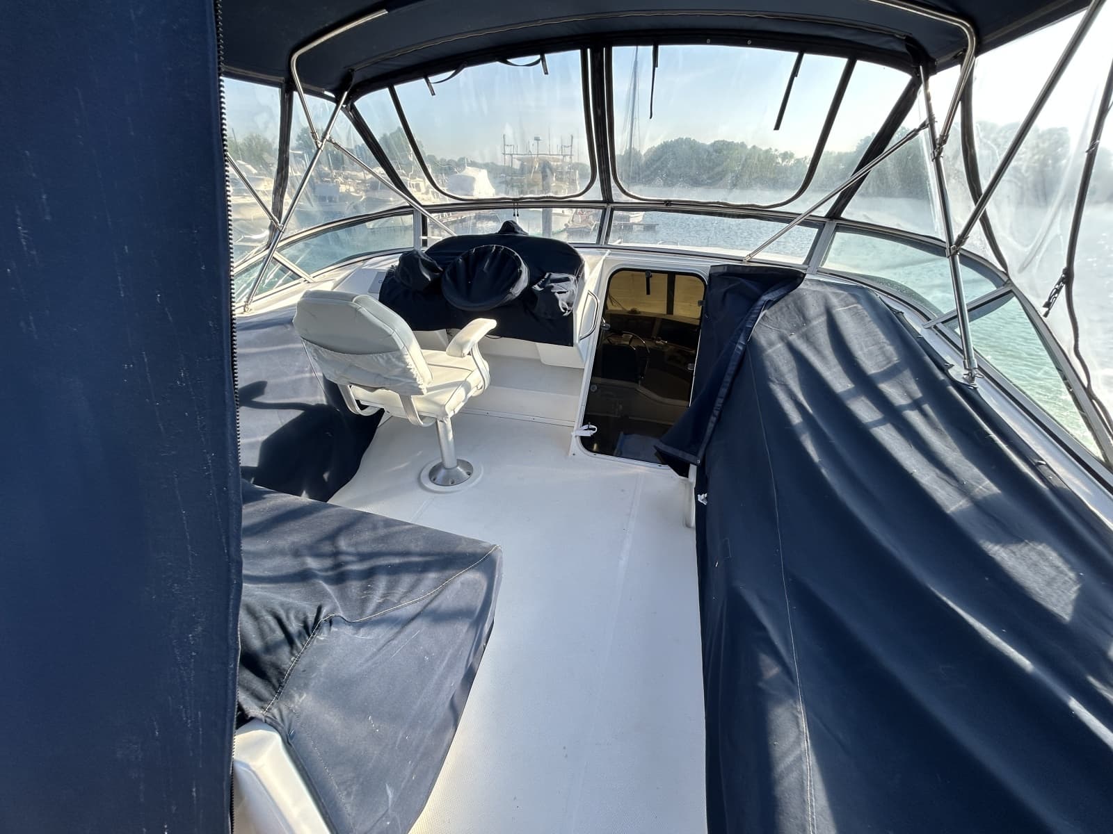1999 Bayliner 4788 - Photo 39