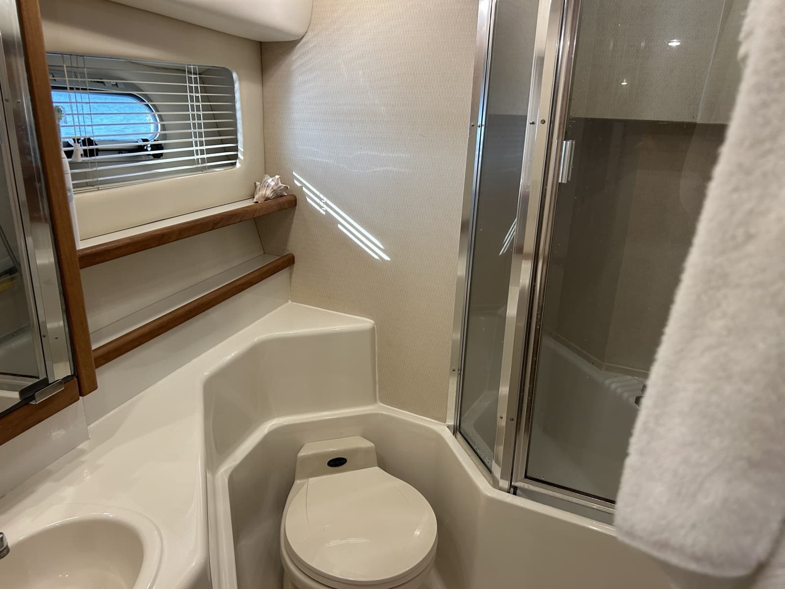 1999 Bayliner 4788 - Photo 33