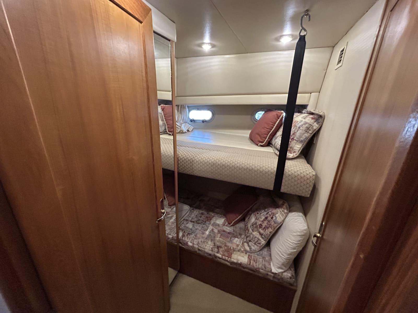 1999 Bayliner 4788 - Photo 28
