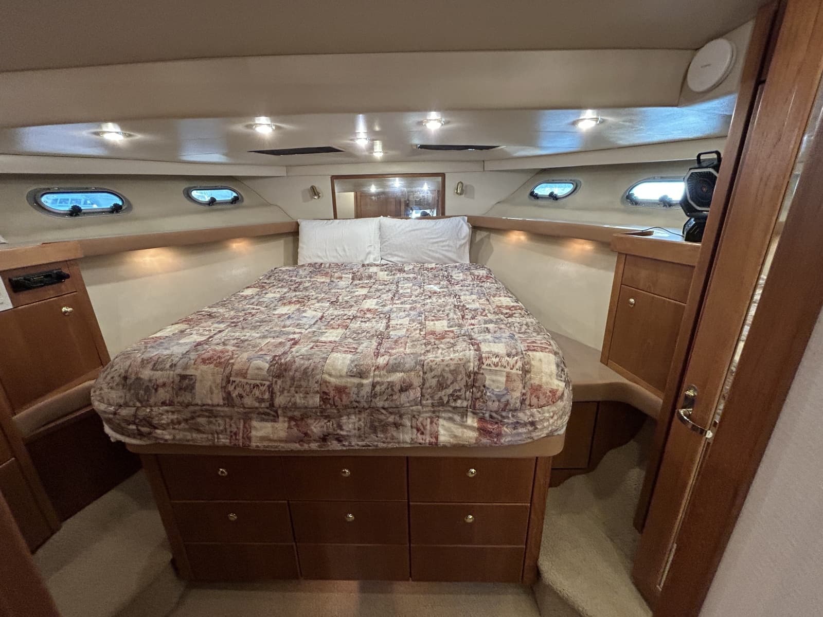 1999 Bayliner 4788 - Photo 31