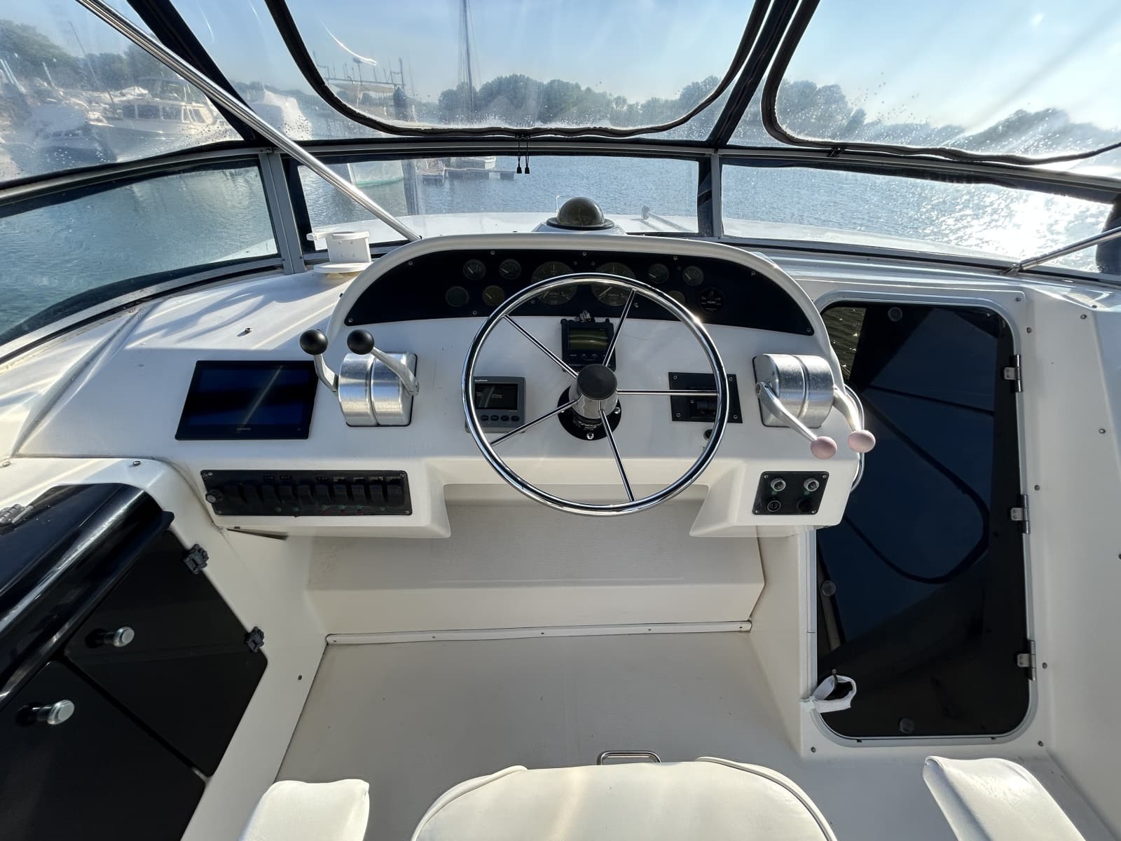 1999 Bayliner 4788 - Photo 43
