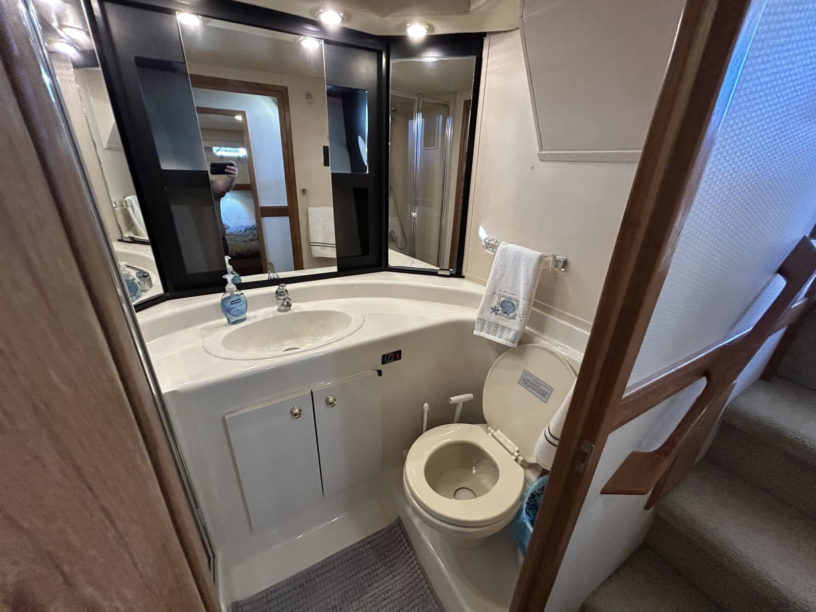 1999 Bayliner 4788 - Photo 26