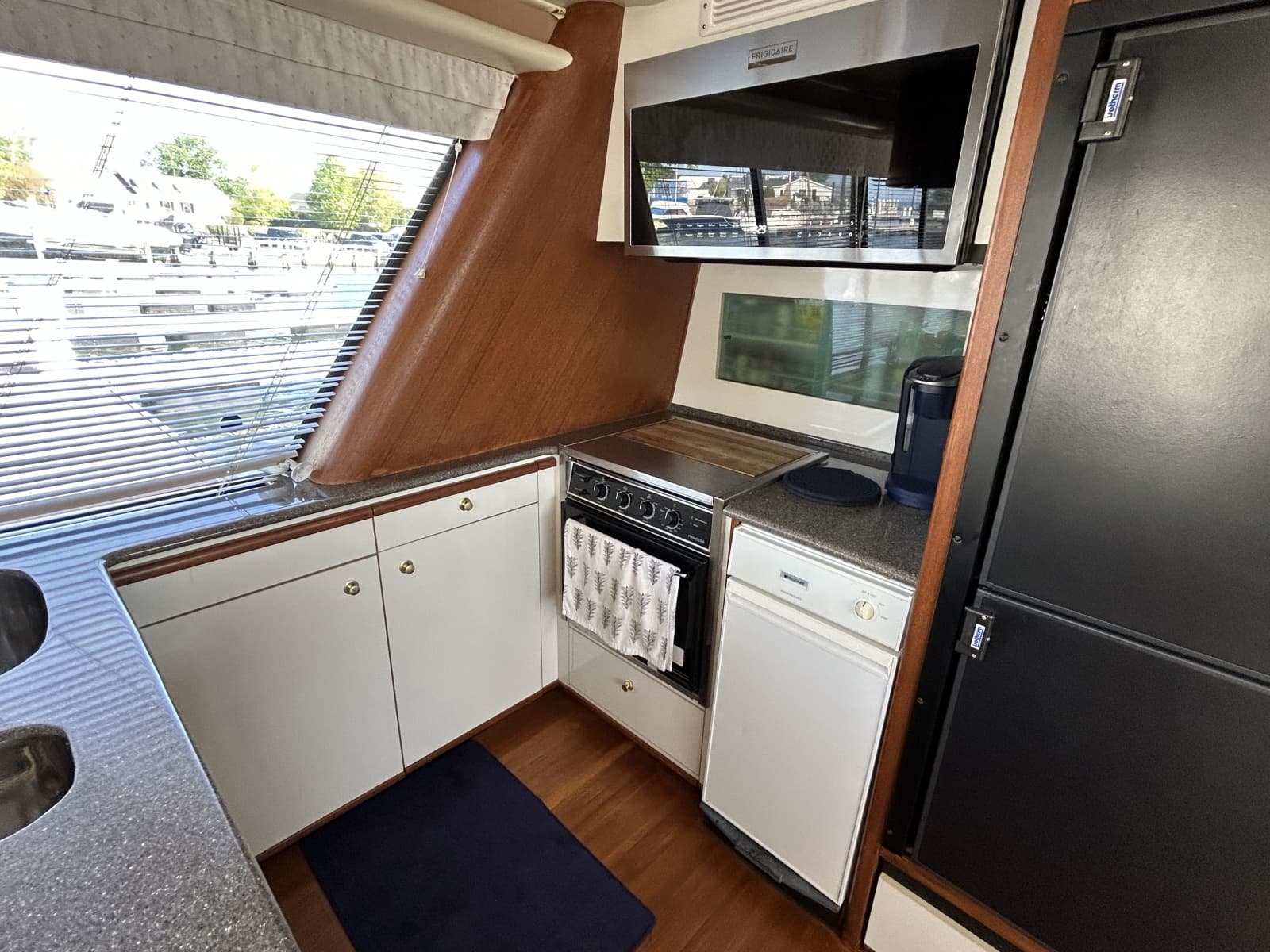 1999 Bayliner 4788 - Photo 17