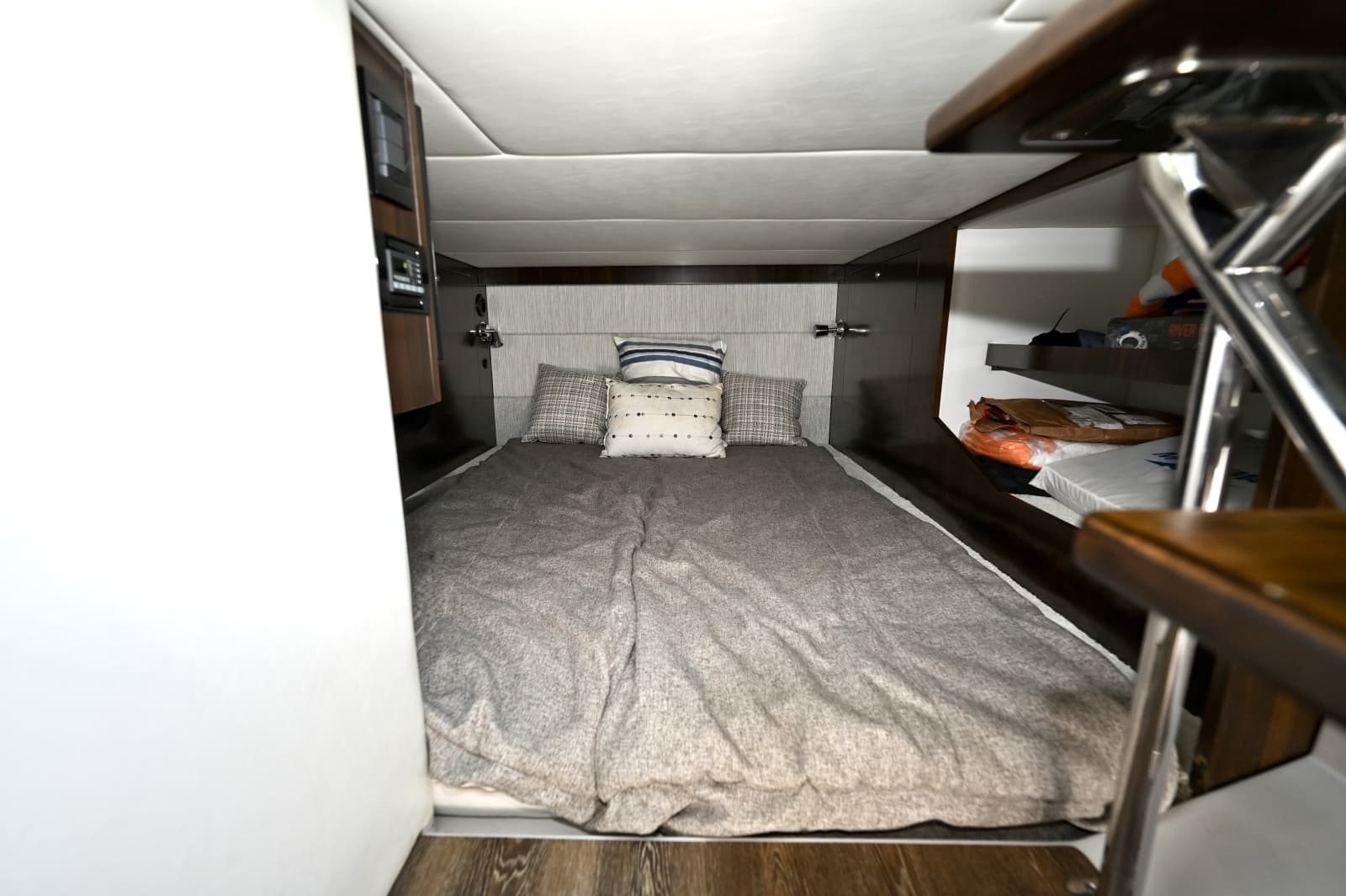 Mid Cabin Berth