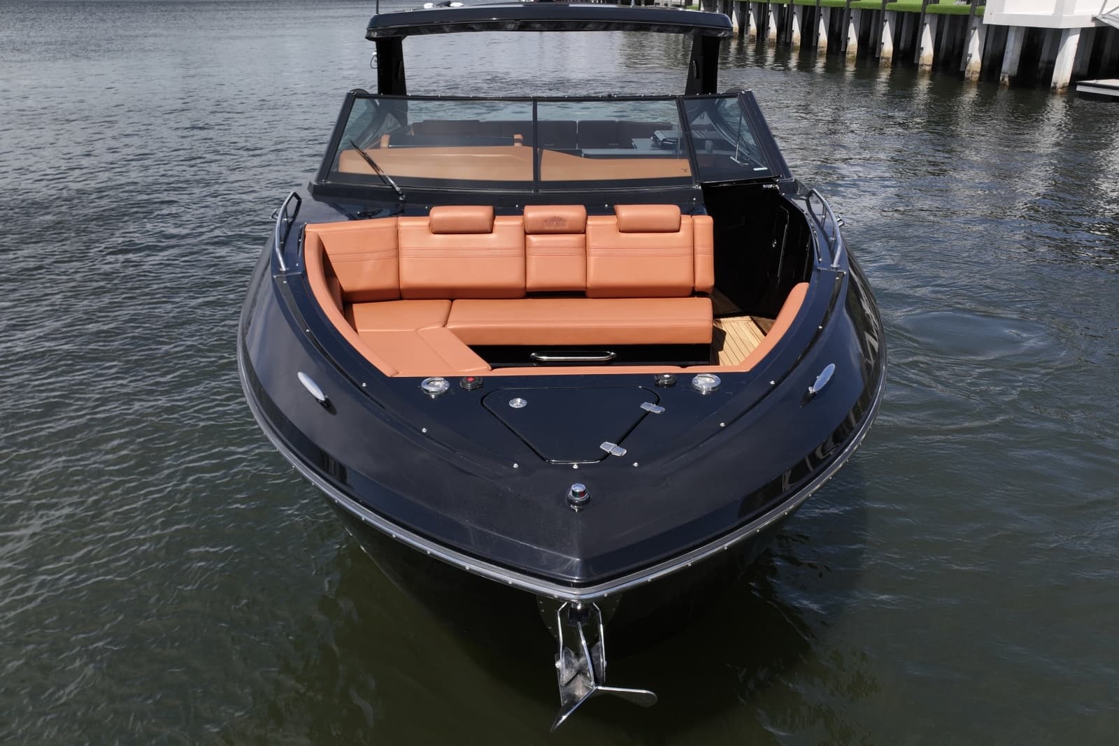 Bow Lounge with Cognac Cushions