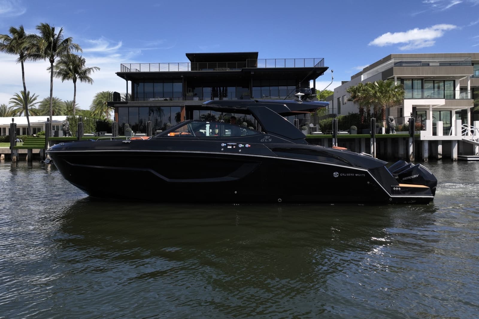 2022 Cruisers Yachts 38 GLS OB