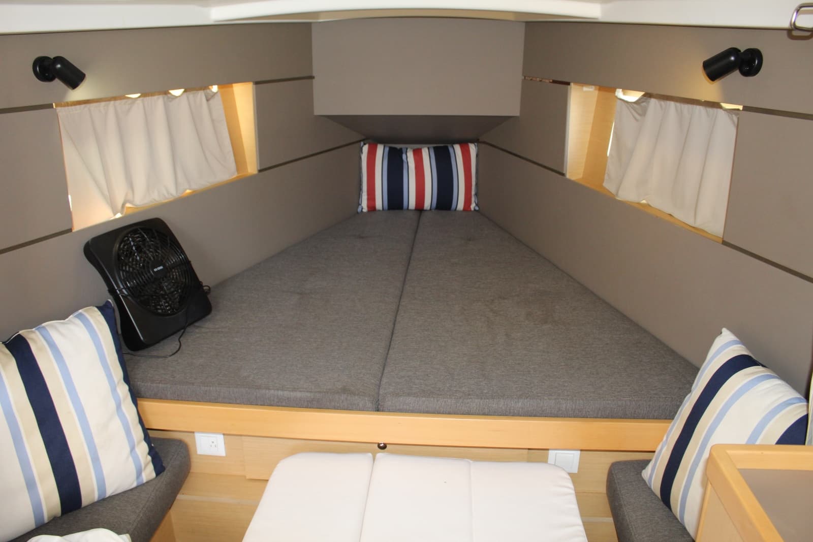 2016 Beneteau 35 Oceanis